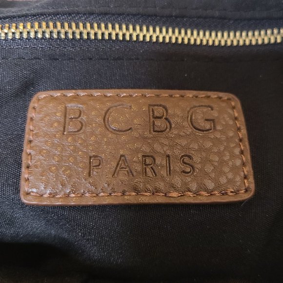 BCBG Paris Cross Body/Shoulder Bag - Picture 3 of 9